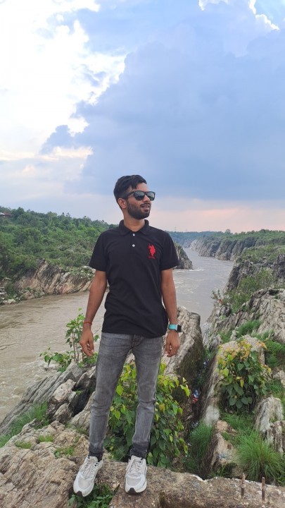 Anuj931